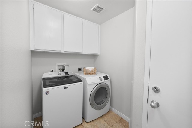 20104 Gina Court, Saugus CA: https://media.crmls.org/medias/a5b359a5-1558-4f92-8b53-60ea799676d3.jpg