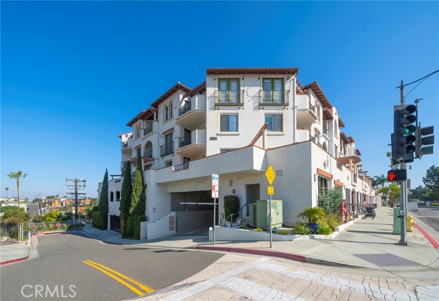 2001 Artesia Boulevard, Redondo Beach, California 90278, 1 Bedroom Bedrooms, ,1 BathroomBathrooms,Residential,Sold,Artesia,SB22021546