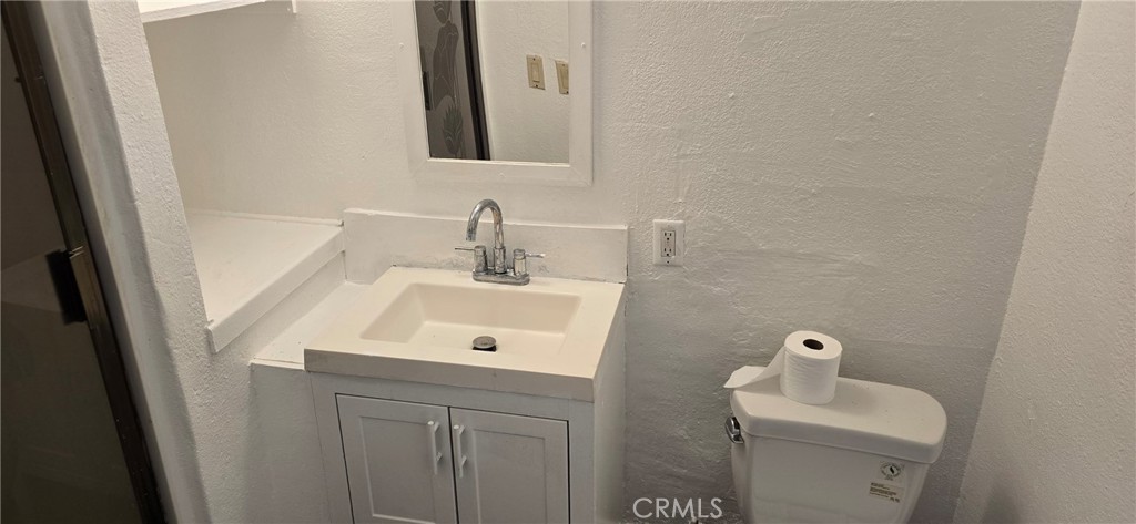 https://media.crmls.org/medias/a5b3ab18-f6b4-442e-bf4c-7589c19639d0.jpg?preset=X-Large