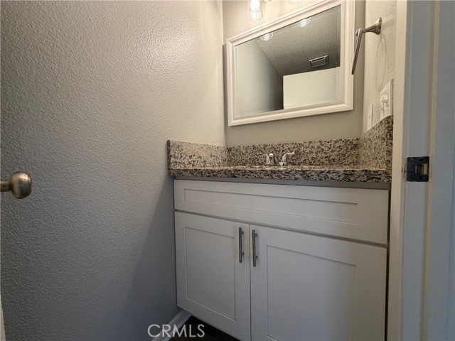 Detail Gallery Image 11 of 25 For 14610 Green River, Victorville,  CA 92394 - 3 Beds | 2/1 Baths