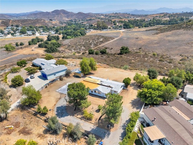 33310 Homestead Lane, Wildomar CA: https://media.crmls.org/medias/a5b3eb15-0b7a-44f7-885d-f0c7fb0cc7c8.jpg