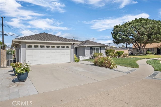 6261 Briarcliff Dr, Huntington Beach, CA 92647