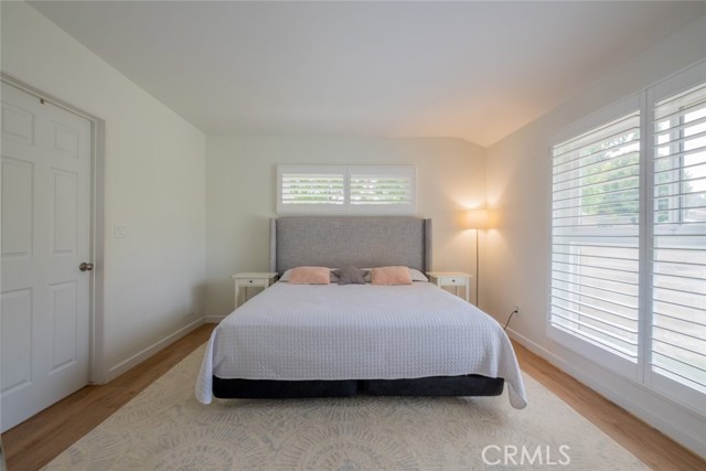 Detail Gallery Image 16 of 32 For 23100 Mulholland Dr, Woodland Hills,  CA 91364 - 4 Beds | 2 Baths