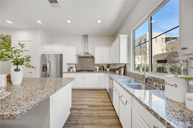 Detail Gallery Image 18 of 49 For 104 Interval, Irvine,  CA 92618 - 3 Beds | 2/1 Baths