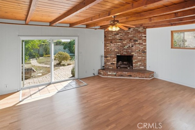 Detail Gallery Image 4 of 23 For 5740 Lemona Ave, Sherman Oaks,  CA 91411 - 2 Beds | 1 Baths