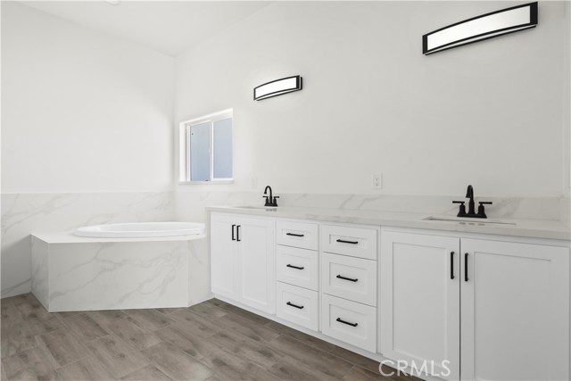 6374 Cayucos Drive, Phelan CA: https://media.crmls.org/medias/a5b5f8b9-69d8-45f1-9a89-6f94bfcc533b.jpg