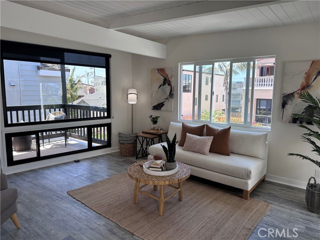 440 29th Street, Manhattan Beach CA: https://media.crmls.org/medias/a5b716e4-7144-46f5-8979-dbcd8e995482.jpg