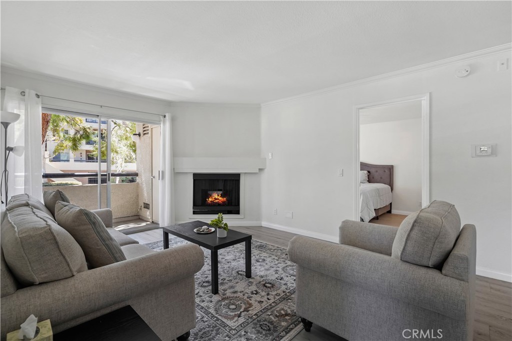 21520 Burbank Boulevard 103, Woodland Hills, CA 91367