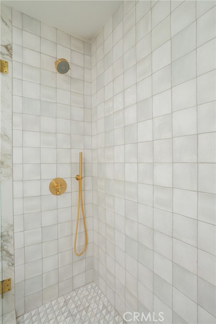 Image 33 of 42 For 212 19th Street