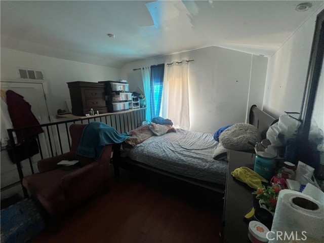 5881 S Broadway, Los Angeles CA: https://media.crmls.org/medias/a5b87bb7-d74c-4e0e-bef3-c7b185dcc00f.jpg