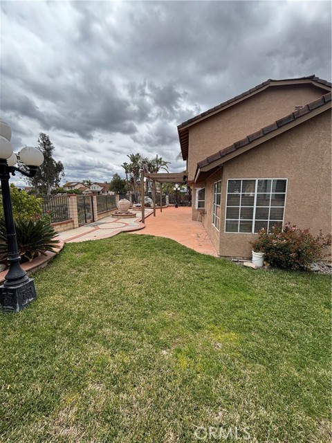 17092 Whispering Brook Way, Riverside CA: https://media.crmls.org/medias/a5b99353-83b7-45e0-a25c-d4fe922b6908.jpg