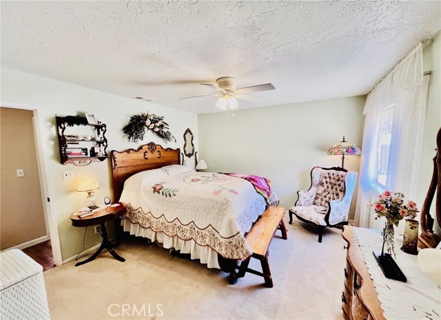 24212 Kansa Road, Apple Valley CA: https://media.crmls.org/medias/a5b9c863-fcd7-433b-a14f-61e9e87f6597.jpg
