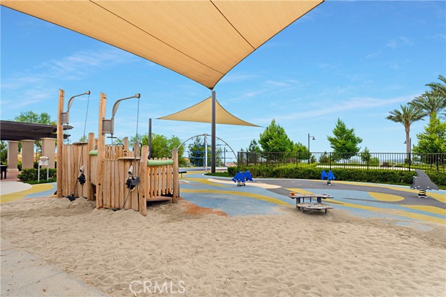 208 Canterbury, Irvine CA: https://media.crmls.org/medias/a5ba8cc4-5a24-4bea-94e4-b974f9d66e44.jpg