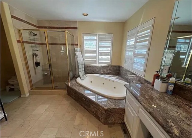 Detail Gallery Image 15 of 60 For 5224 Woodlake, Woodland Hills,  CA 91367 - 4 Beds | 3/1 Baths