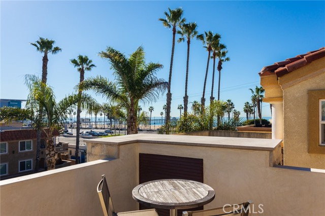 Detail Gallery Image 22 of 28 For 121 7th St, Huntington Beach,  CA 92648 - 3 Beds | 3/1 Baths