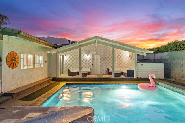 Image 11 of 66 For 2306 Acacia Rd E