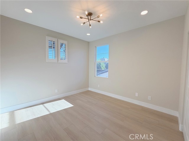 Detail Gallery Image 25 of 34 For 302 Tall Oak, Irvine,  CA 92603 - 3 Beds | 3/1 Baths