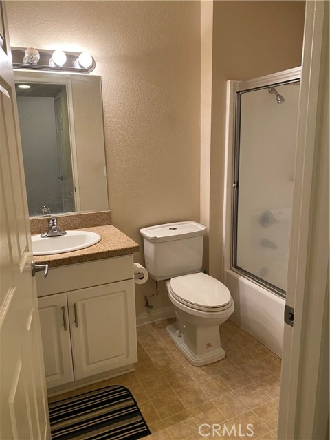 21450 Burbank Boulevard, 216 photo 5