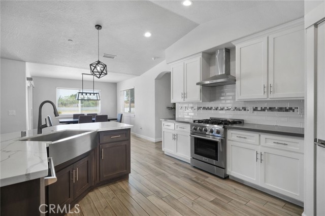 Detail Gallery Image 11 of 37 For 19601 Yanan Rd, Apple Valley,  CA 92307 - 4 Beds | 2/1 Baths