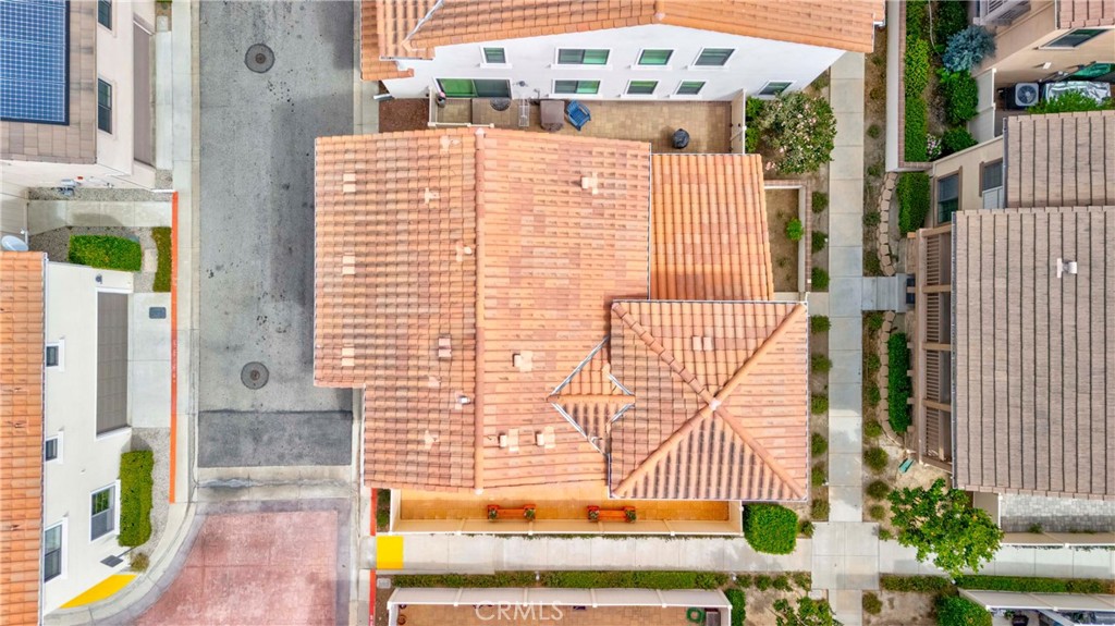 https://media.crmls.org/medias/a5bcb265-7c0f-4f32-91f6-f4760dc3312d.jpg?preset=X-Large