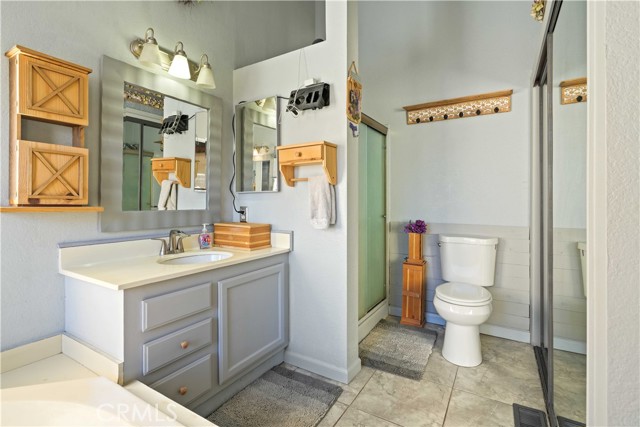 Detail Gallery Image 17 of 30 For 20060 Shadow Island Dr, Canyon Country,  CA 91351 - 2 Beds | 2 Baths