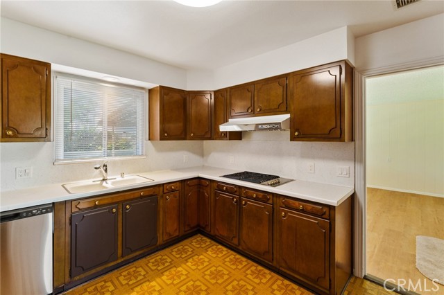 Detail Gallery Image 8 of 27 For 1026 W 18th Street, Costa Mesa,  CA 92627 - 3 Beds | 1 Baths