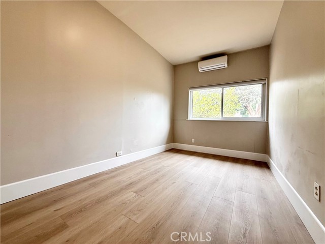 Detail Gallery Image 29 of 73 For 24204 Calvert, Woodland Hills,  CA 91367 - 6 Beds | 3 Baths