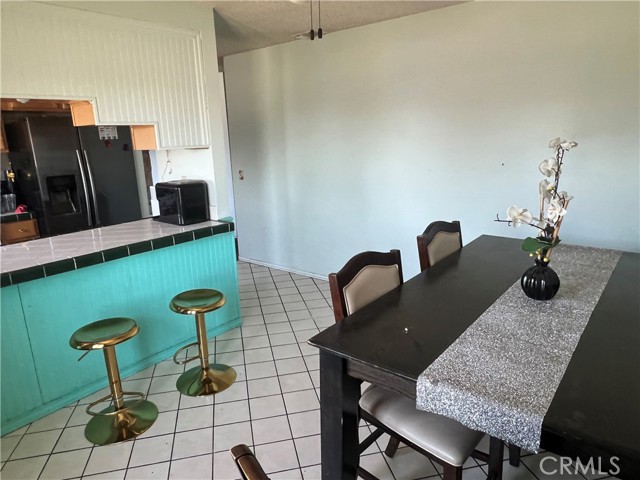 946 W Woodcrest Street, Bloomington CA: https://media.crmls.org/medias/a5be69f9-57c5-47da-b7a7-1a13fa187420.jpg