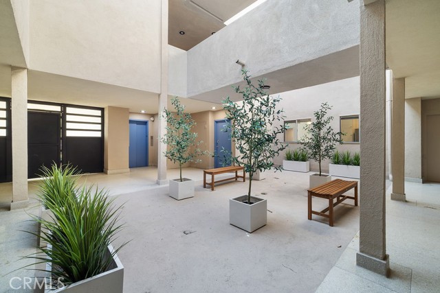 Detail Gallery Image 15 of 42 For 1101 Lincoln Bld 1a,  Santa Monica,  CA 90403 - 2 Beds | 2 Baths