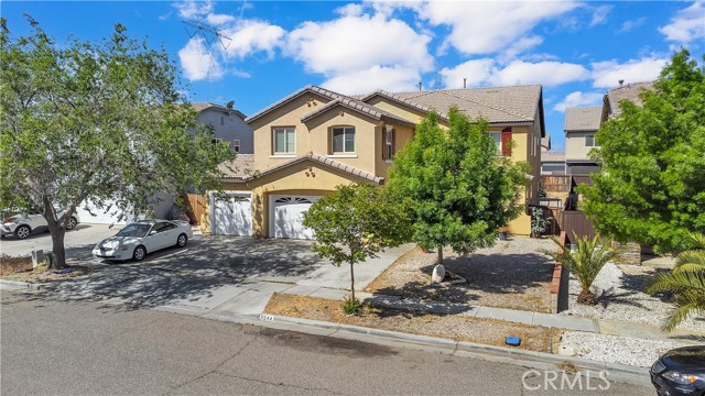 Detail Gallery Image 2 of 22 For 9544 Tanzanite Ave, Hesperia,  CA 92344 - 5 Beds | 2/1 Baths