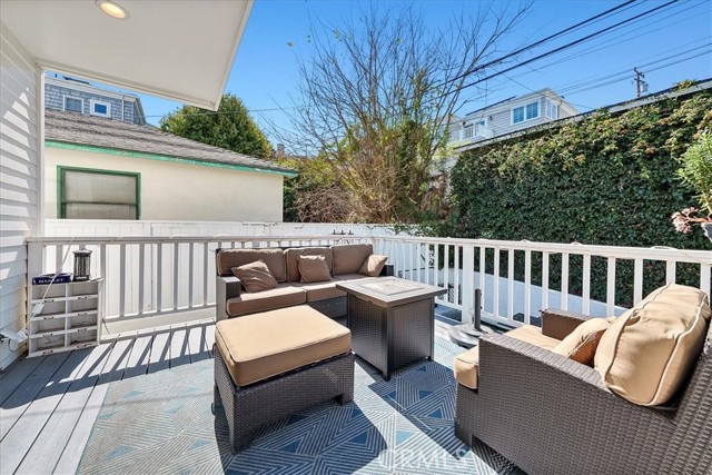 2301 Walnut Avenue, Manhattan Beach, California 90266, 4 Bedrooms Bedrooms, ,3 BathroomsBathrooms,Residential,Sold,Walnut,SB22033691