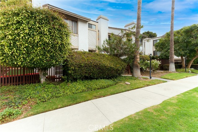 211 Ruby Street, Redondo Beach, California 90277, 3 Bedrooms Bedrooms, ,2 BathroomsBathrooms,Residential,Sold,Ruby,PV21203826