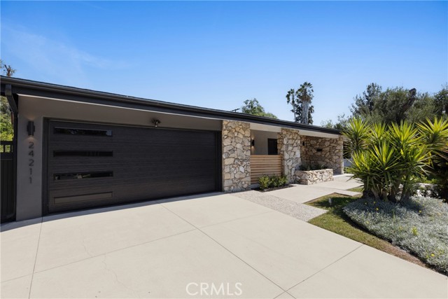 Detail Gallery Image 5 of 49 For 24211 Caris St, Woodland Hills,  CA 91367 - 4 Beds | 2/1 Baths