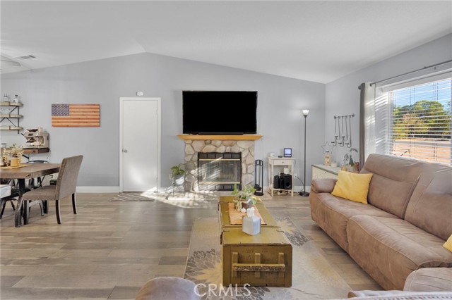 Detail Gallery Image 4 of 55 For 12828 Tamiani Rd, Apple Valley,  CA 92308 - 3 Beds | 2 Baths