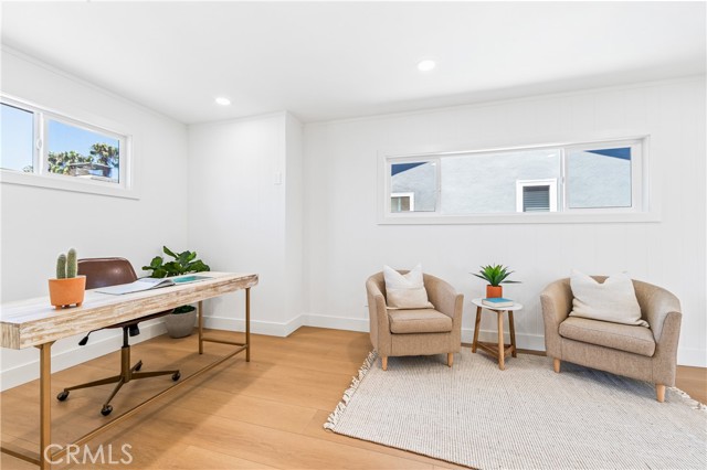 5309 E Appian Way, Long Beach CA: https://media.crmls.org/medias/a5c05356-a89f-4f06-bae2-52c7c8d281e4.jpg