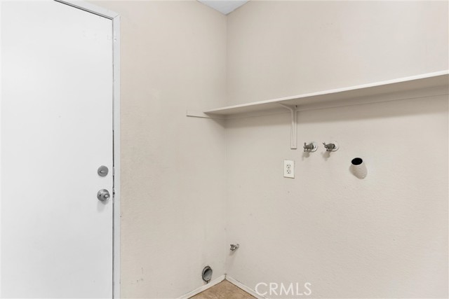 Detail Gallery Image 14 of 36 For 11355 Tondela St, Fontana,  CA 92337 - 5 Beds | 2/1 Baths