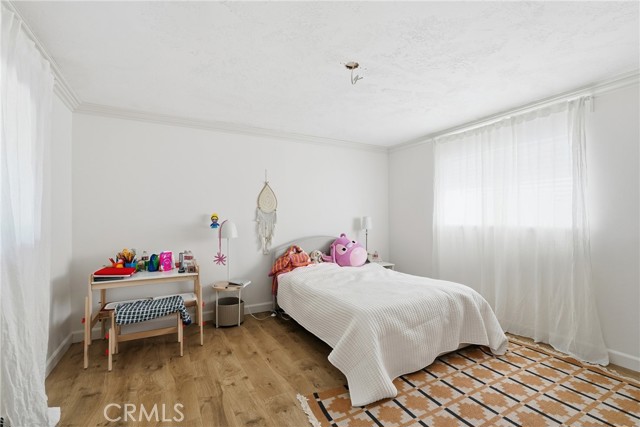 Image 21 of 32 For 22443 Robin Oaks