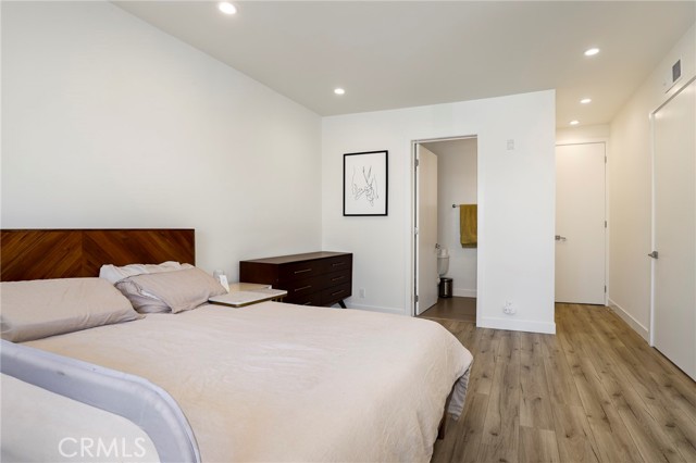 Detail Gallery Image 14 of 25 For 11723 Goshen Ave #103,  Los Angeles,  CA 90049 - 3 Beds | 2 Baths