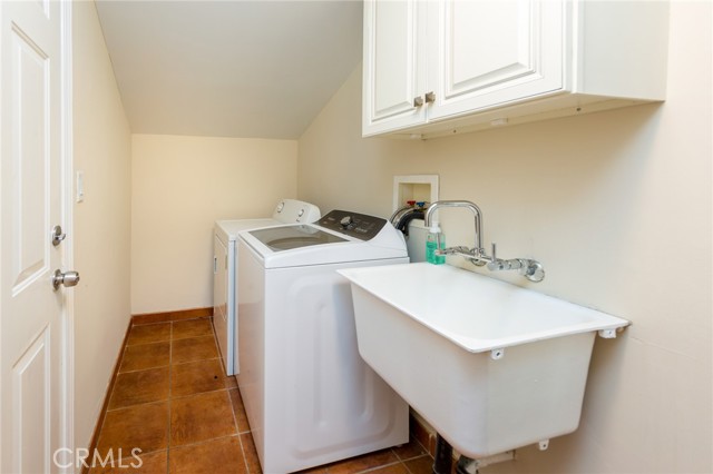 Detail Gallery Image 15 of 17 For 10931 Chimineas Ave, Northridge,  CA 91326 - 3 Beds | 2 Baths