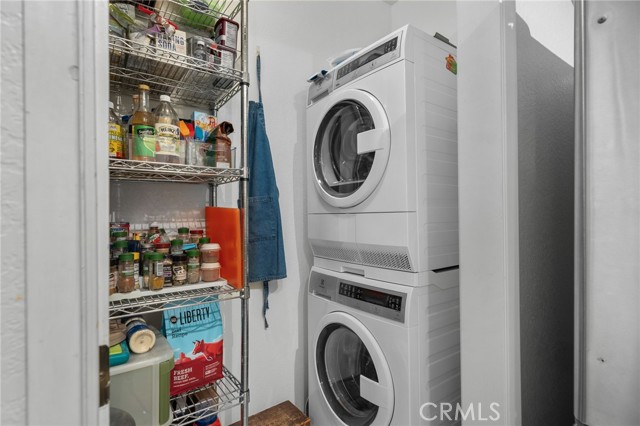254 E Fern Avenue, Redlands CA: https://media.crmls.org/medias/a5c1b0c9-6dd7-4744-9f59-c1b625f5967c.jpg