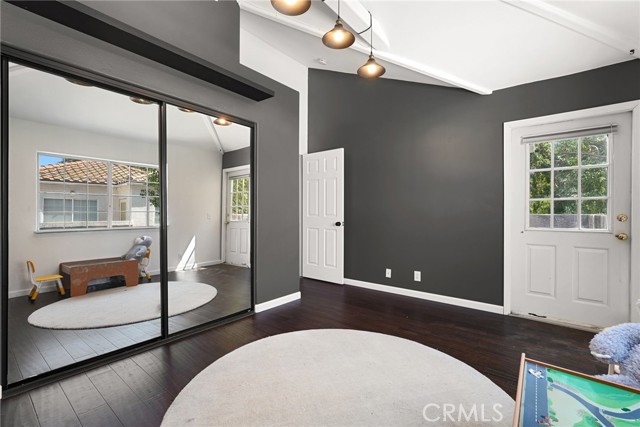 Detail Gallery Image 24 of 48 For 9400 1/2 Noble, North Hills,  CA 91343 - 5 Beds | 3 Baths