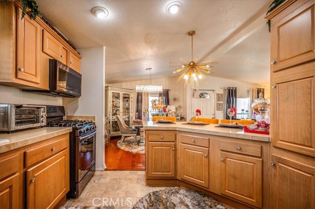 Detail Gallery Image 13 of 42 For 540 Santa Lucia Dr, Hemet,  CA 92543 - 3 Beds | 2 Baths
