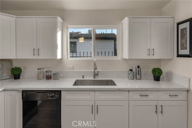 1048 Dexter Street, Los Angeles CA: https://media.crmls.org/medias/a5c2a739-967b-477f-a426-fe3aba01e1e4.jpg