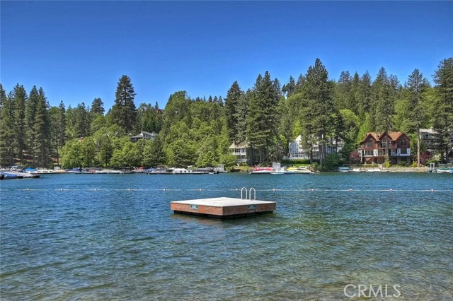 Detail Gallery Image 30 of 43 For 27821 Peninsula Dr. #330, Lake Arrowhead,  CA 92352 - 4 Beds | 2 Baths