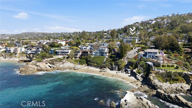Detail Gallery Image 3 of 53 For 240 Moss St #8,  Laguna Beach,  CA 92651 - 2 Beds | 2 Baths