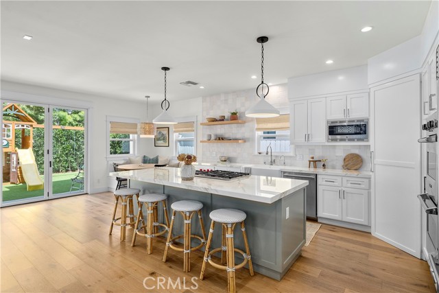 1817 Elm Avenue, Manhattan Beach, California 90266, 5 Bedrooms Bedrooms, ,4 BathroomsBathrooms,Residential,Sold,Elm,SB22189969