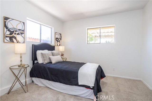 Detail Gallery Image 16 of 31 For 18300 San Fernando Mission Bld, Porter Ranch,  CA 91326 - 5 Beds | 2/1 Baths