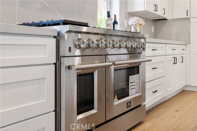 Detail Gallery Image 34 of 69 For 23202 Aetna St, Woodland Hills,  CA 91367 - 5 Beds | 4 Baths