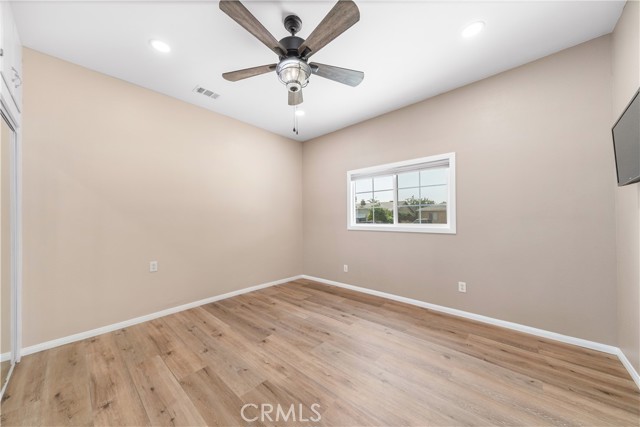17392 Paine Street, Fontana CA: https://media.crmls.org/medias/a5c3a711-7056-443a-ac20-8c436abe94e0.jpg