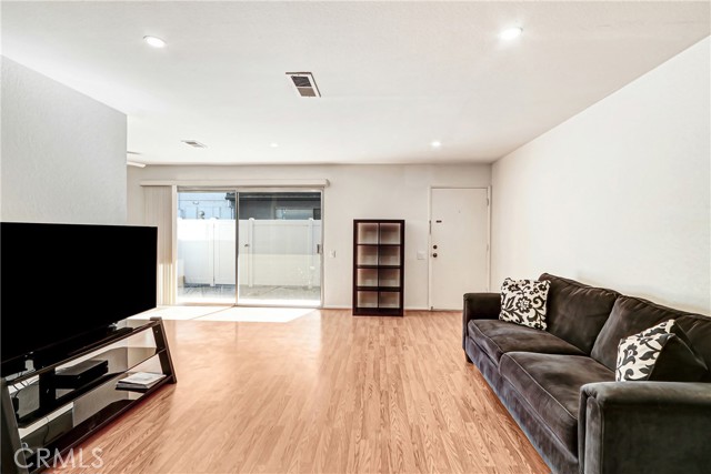 Detail Gallery Image 4 of 22 For 6437 Horse Shoe, Yorba Linda,  CA 92886 - 2 Beds | 1/1 Baths